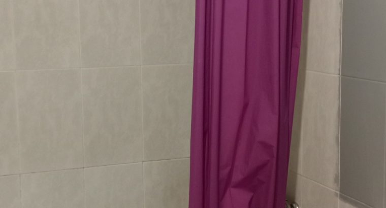 Se alquila habitacion