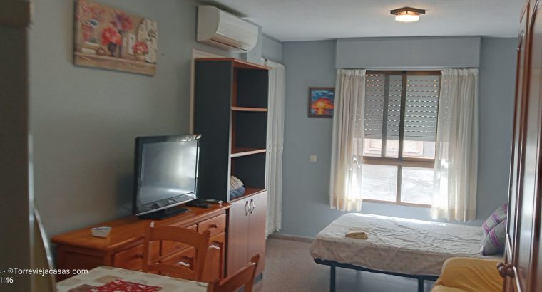 Se alquila habitacion