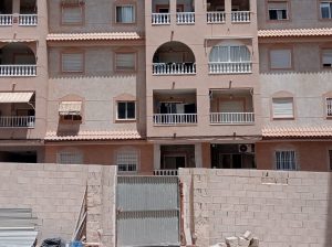 Venta de solar de 400 m de 16 m de fachada
