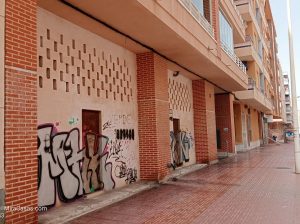 Se alquila local de 275 metros Playa Del Cura
